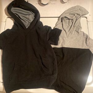 Lot of 2 hooded Tshirts size 5T and 4-5